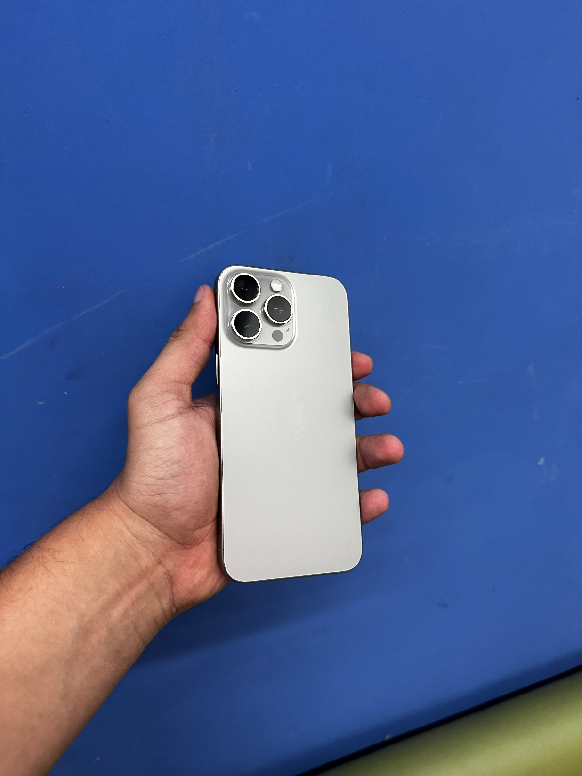 Iphone 15 Pro Max 256GB na cor Azul